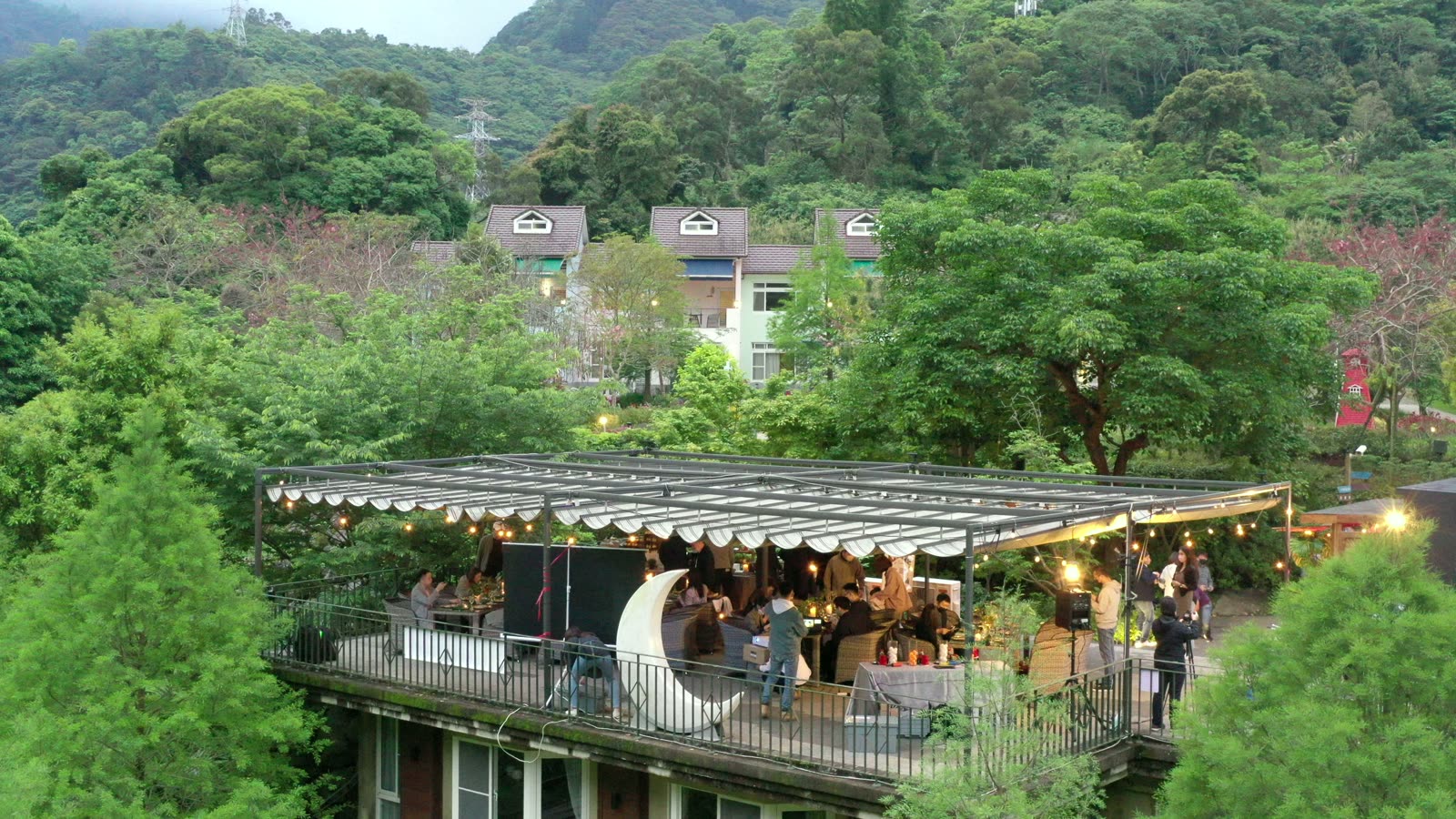 森林露台包場派對空拍