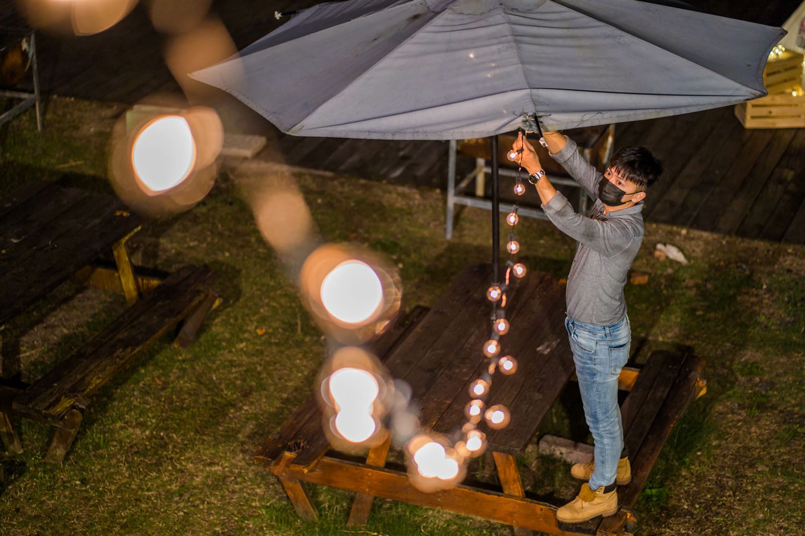 清境雲之瀑渡假村戶外草坪的星空雞尾酒 BBQ 派對現場